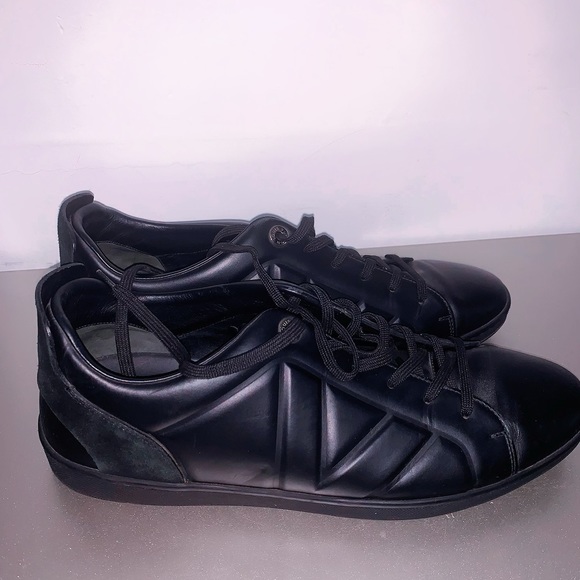 Louis Vuitton - Picture 3 of 3